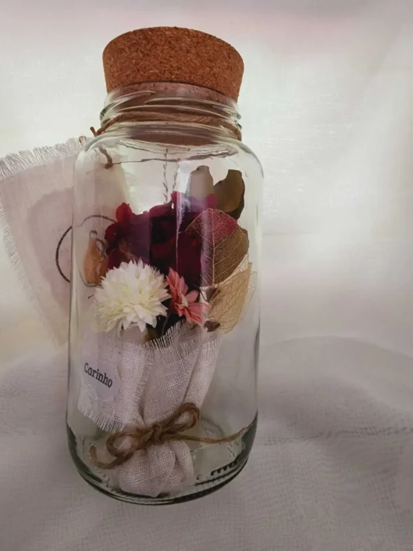 Frasco de Vidro com Mini Buquê de Flores Artesanais G